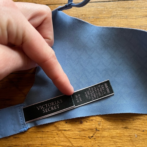 Victoria Secret PushUp Bra - Picture 3 of 4